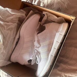Adidas Swift Runs